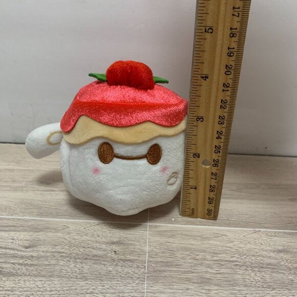 Disney Munchlings Baymax Festive Berry Plush - Picture 4 of 4